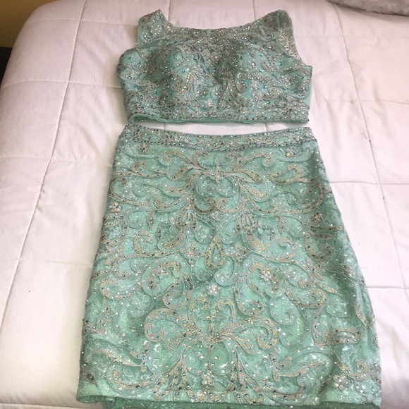 Hannah Dresses & Skirts - Hannah s home coming dress